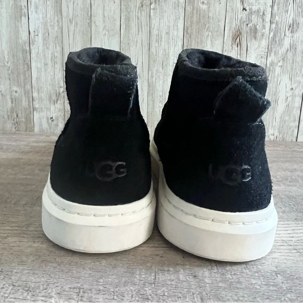 UGG Alameda Mini  Black  Suede Winter Boots Shearling Womens 8